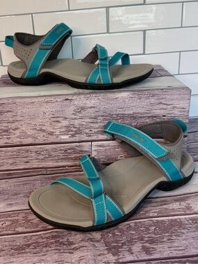 Teva 🩴 Women's Teal Verra Sandal size 5
